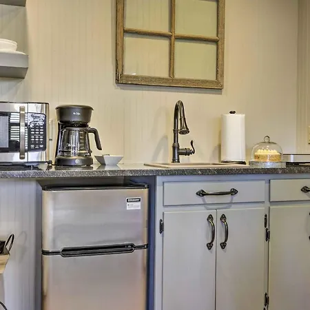Cozy Fredericksburg Studio Near Wineries!